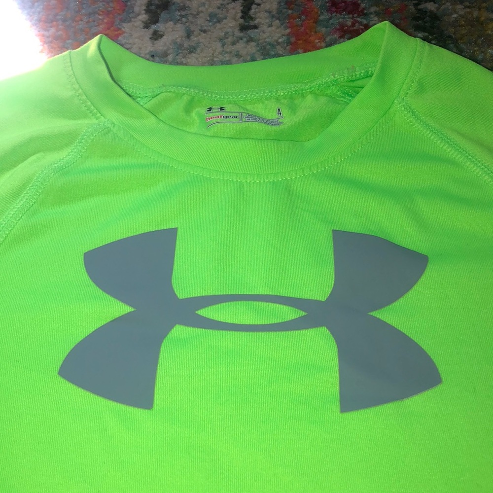 Under Armour tee - Picture 2 of 5